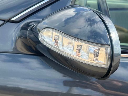 Used 2009 Mercedes-Benz CLK 550 Coupe image 11