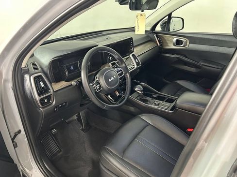 Used 2023 Kia Sorento S w/ Panoramic Sunroof Package AWD/4WD image 7