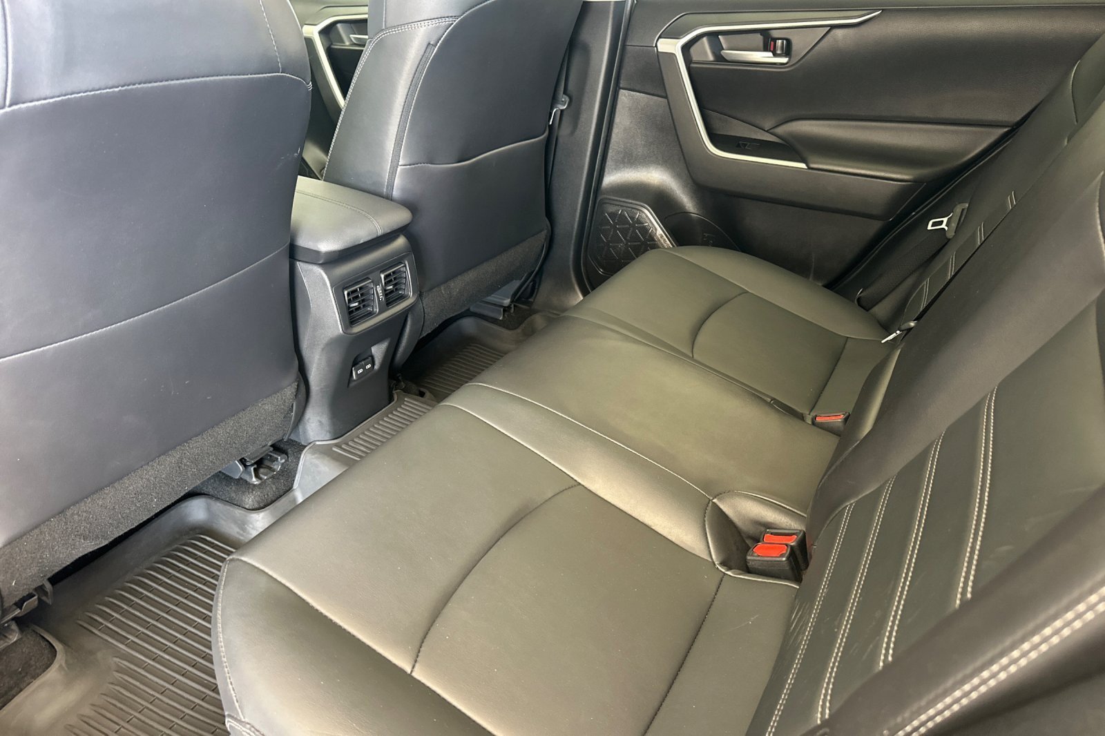 Certified 2024 Toyota RAV4 XLE Premium AWD/4WD image 11