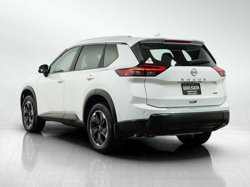 Certified 2025 Nissan Rogue SV w/ SV Premium Package AWD/4WD image 3
