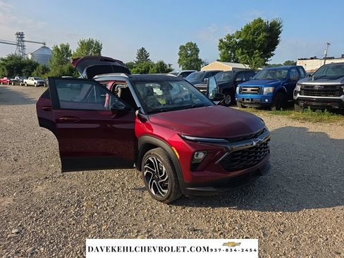 Used 2025 Chevrolet TrailBlazer RS w/ Convenience Package AWD/4WD image 36