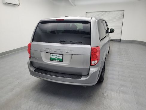 Used 2016 Dodge Grand Caravan SE FWD image 7
