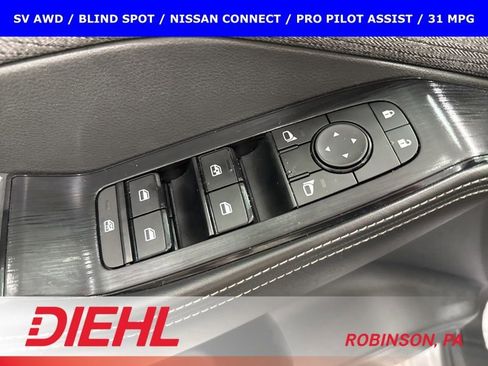 Used 2022 Nissan Rogue SV image 20
