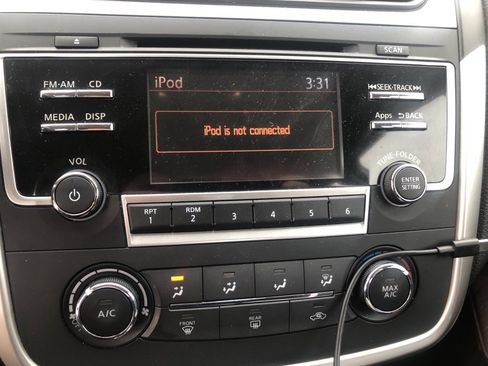 Used 2016 Nissan Altima 2.5 S w/ Interior Lighting Package image 10