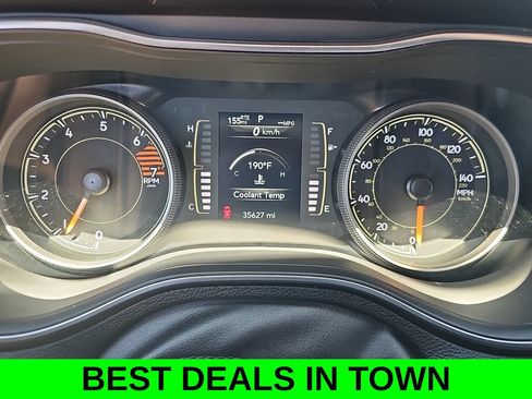 Used 2021 Jeep Cherokee Latitude Plus FWD image 18