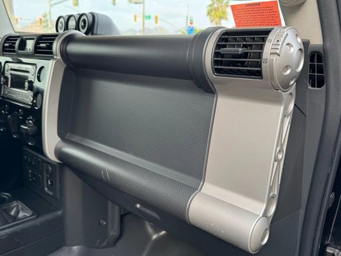 Used 2014 Toyota FJ Cruiser 4WD w/ Upgrade Package image 30