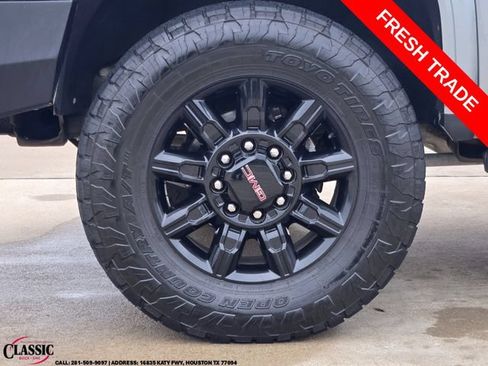 Used 2024 GMC Sierra 2500 AT4 w/ AT4 Premium Plus Package AWD/4WD image 10