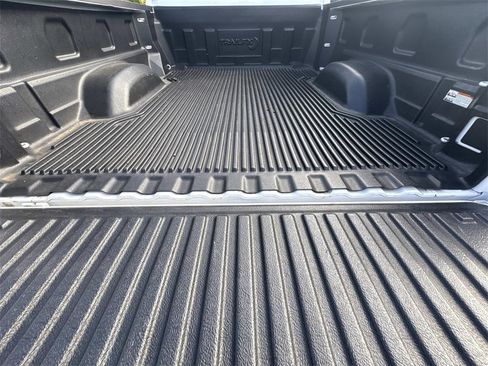 Used 2024 Chevrolet Silverado 2500 LT image 17