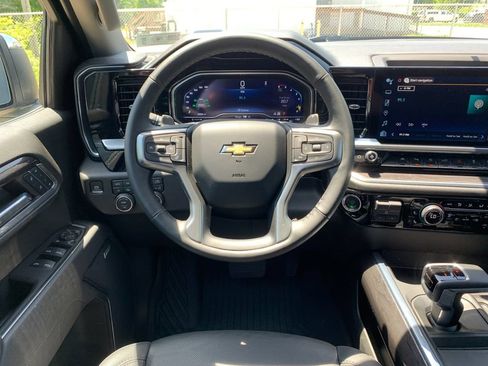 Used 2025 Chevrolet Silverado 1500 LTZ w/ LTZ Premium Package AWD/4WD image 17