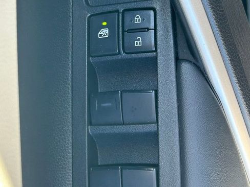 New 2025 Toyota Corolla Cross LE w/ Moonroof Package FWD image 23
