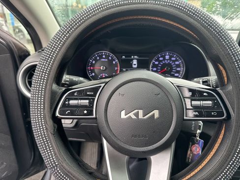 Used 2023 Kia Forte LX FWD image 2