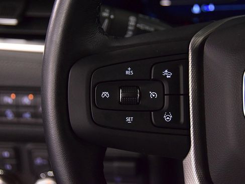 Used 2024 GMC Yukon XL Denali w/ Advanced Technology Package image 19