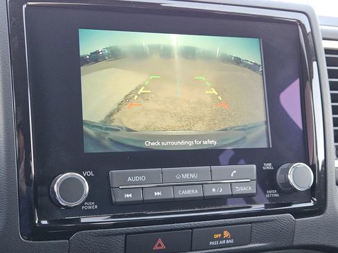 Used 2022 Nissan Frontier SV w/ Technology Package image 16