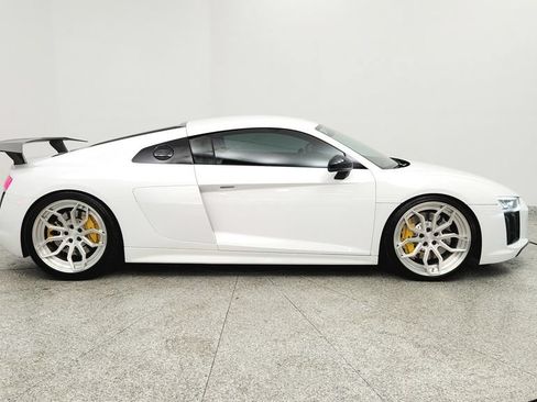 Used 2018 Audi R8 V10 RWD image 6