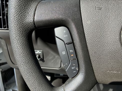 Used 2024 Chevrolet Express 4500 Extended w/ Power Convenience Package RWD image 30