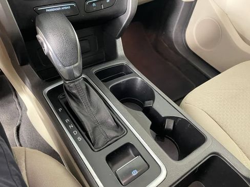 Used 2018 Ford Escape SE FWD image 10