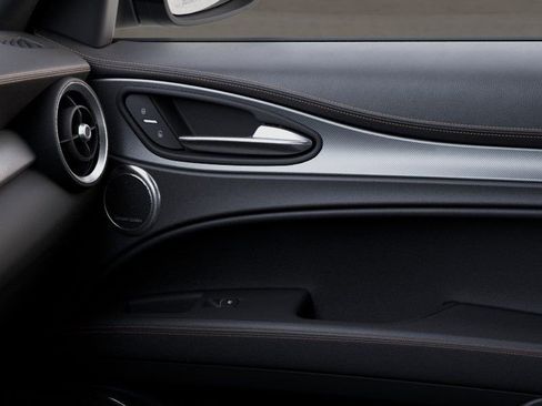 New 2025 Alfa Romeo Stelvio Sprint AWD/4WD image 26