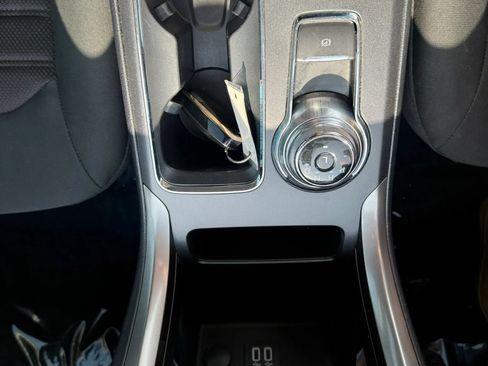 Used 2020 Ford Fusion SE FWD image 17