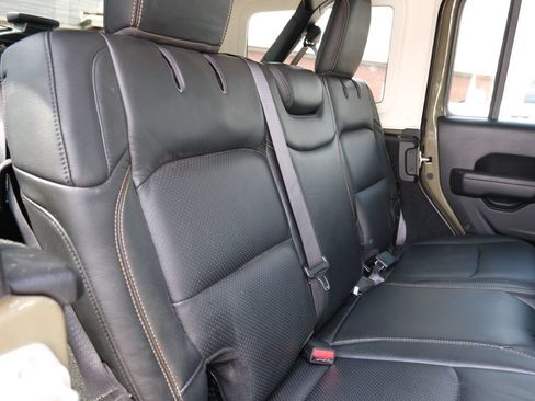 Used 2025 Jeep Wrangler Unlimited Sport AWD/4WD image 29