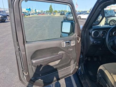 Used 2019 Jeep Wrangler Sport AWD/4WD image 15