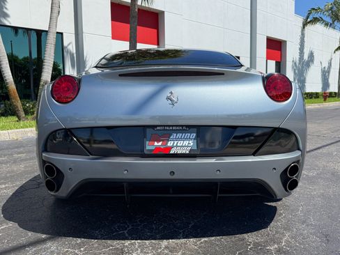 Used 2010 Ferrari California RWD image 11