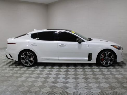 Used 2021 Kia Stinger GT2 image 8