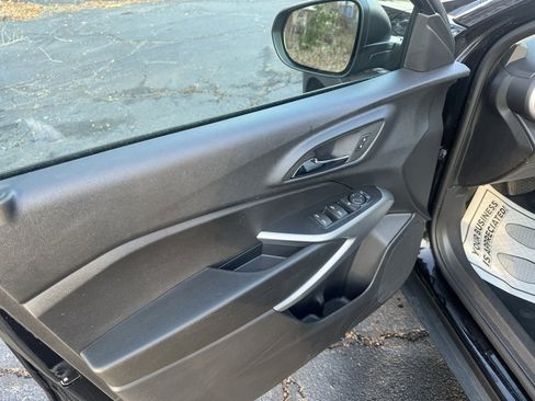 Certified 2025 Chevrolet Trax LS image 3