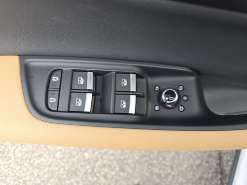 Certified 2025 Audi Q7 Premium w/ Convenience Package image 26