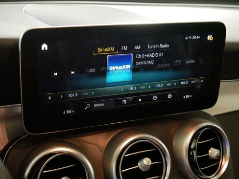 Used 2021 Mercedes-Benz GLC 300 4MATIC image 22