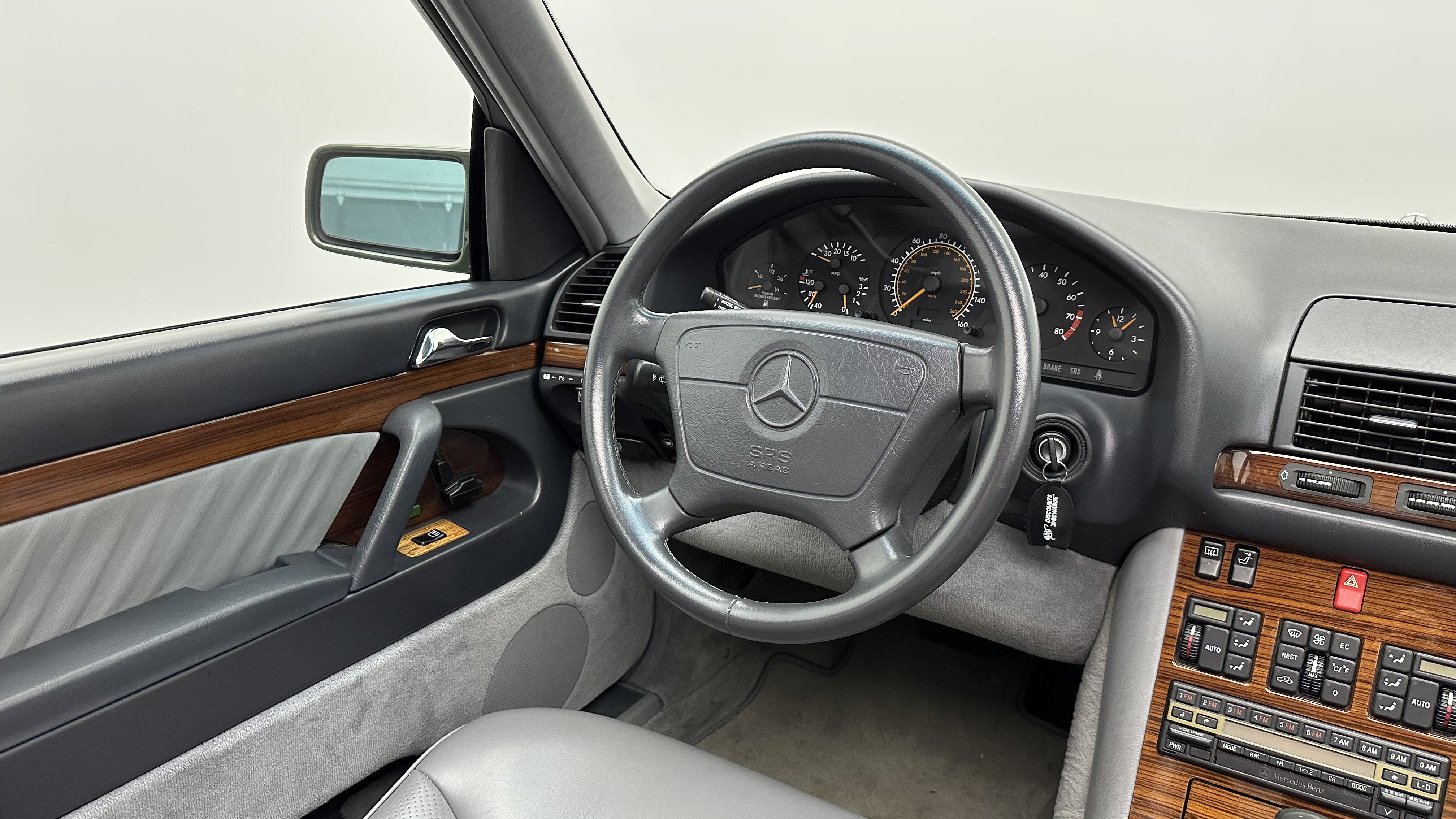 Used 1992 Mercedes-Benz 300 SE image 16