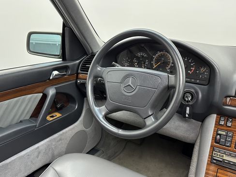Used 1992 Mercedes-Benz 300 SE image 16