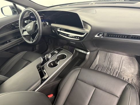 Used 2024 Cadillac Lyriq Luxury w/ LPO, Floor Liner Package AWD/4WD image 11