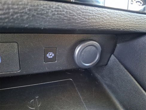 Used 2024 Mitsubishi Outlander SE image 26