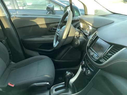 Used 2020 Chevrolet Trax LS w/ Tint and Cruise Package AWD/4WD image 16
