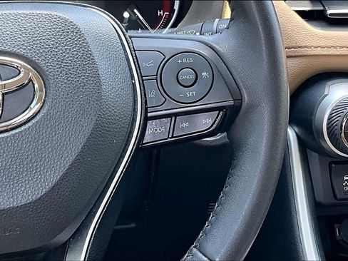 Certified 2025 Toyota RAV4 XLE Premium FWD image 25