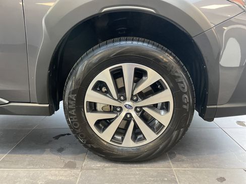 Used 2025 Subaru Outback Premium w/ Popular Package #1A image 12