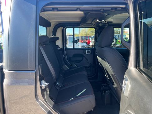 Certified 2022 Jeep Gladiator Rubicon w/ LED Lighting Group image 18