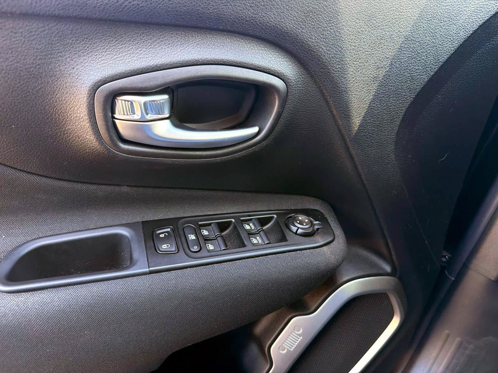 Used 2021 Jeep Renegade Sport AWD/4WD image 10