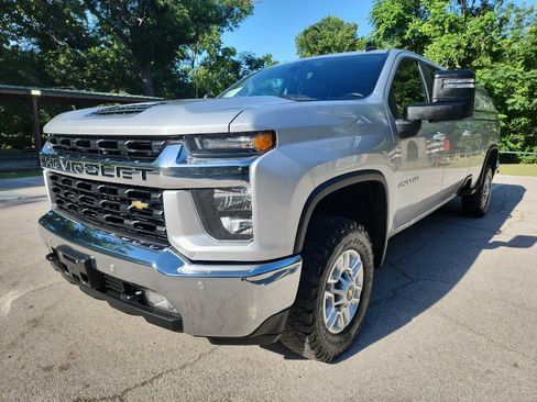 Used 2023 Chevrolet Silverado 2500 LT w/ Convenience Package AWD/4WD image 3
