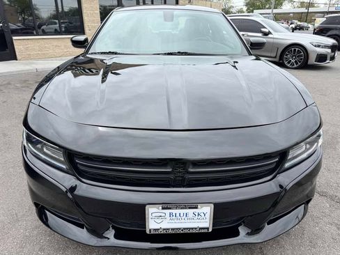 Used 2019 Dodge Charger SXT w/ Leather Interior Group RWD image 2
