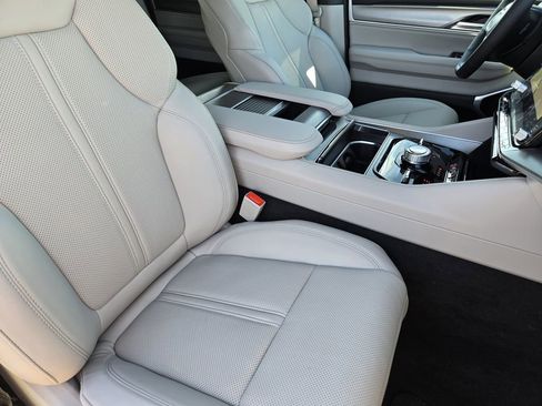 New 2026 Jeep Grand Wagoneer L Limited AWD/4WD image 8