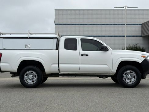 Used 2023 Toyota Tacoma SR RWD image 3