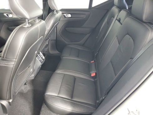 Used 2023 Volvo XC40 B5 Core w/ Climate Package image 13