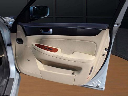 Used 2013 Hyundai Genesis 3.8 w/ Premium Pkg image 27