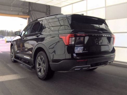 Used 2025 Ford Explorer Active w/ Active Comfort Package AWD/4WD image 4