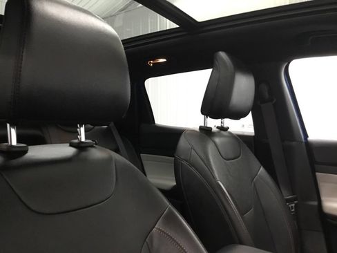 Used 2023 Jeep Compass Limited w/ Sun and Sound Group AWD/4WD image 24