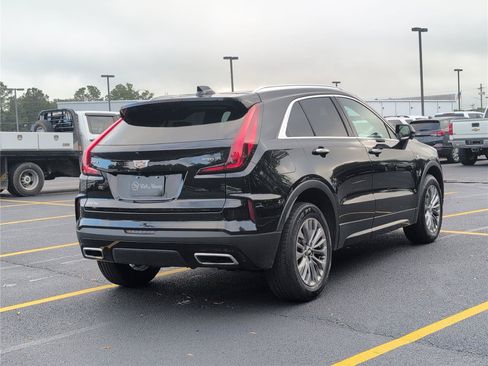 Used 2025 Cadillac XT4 Premium Luxury FWD image 7