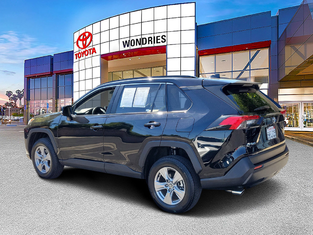 Used 2025 Toyota RAV4 XLE w/ Convenience Package FWD image 3