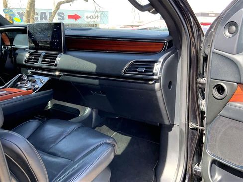 Used 2024 Lincoln Navigator Reserve image 38