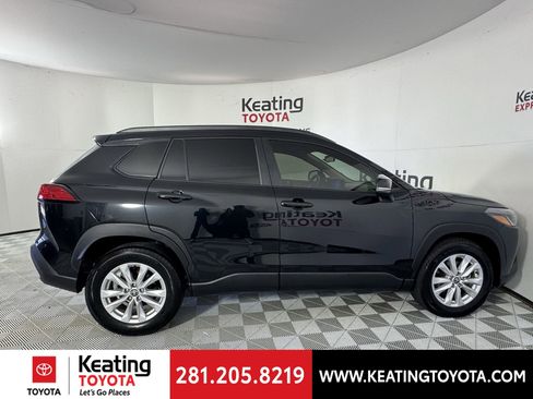 Certified 2024 Toyota Corolla Cross LE image 5
